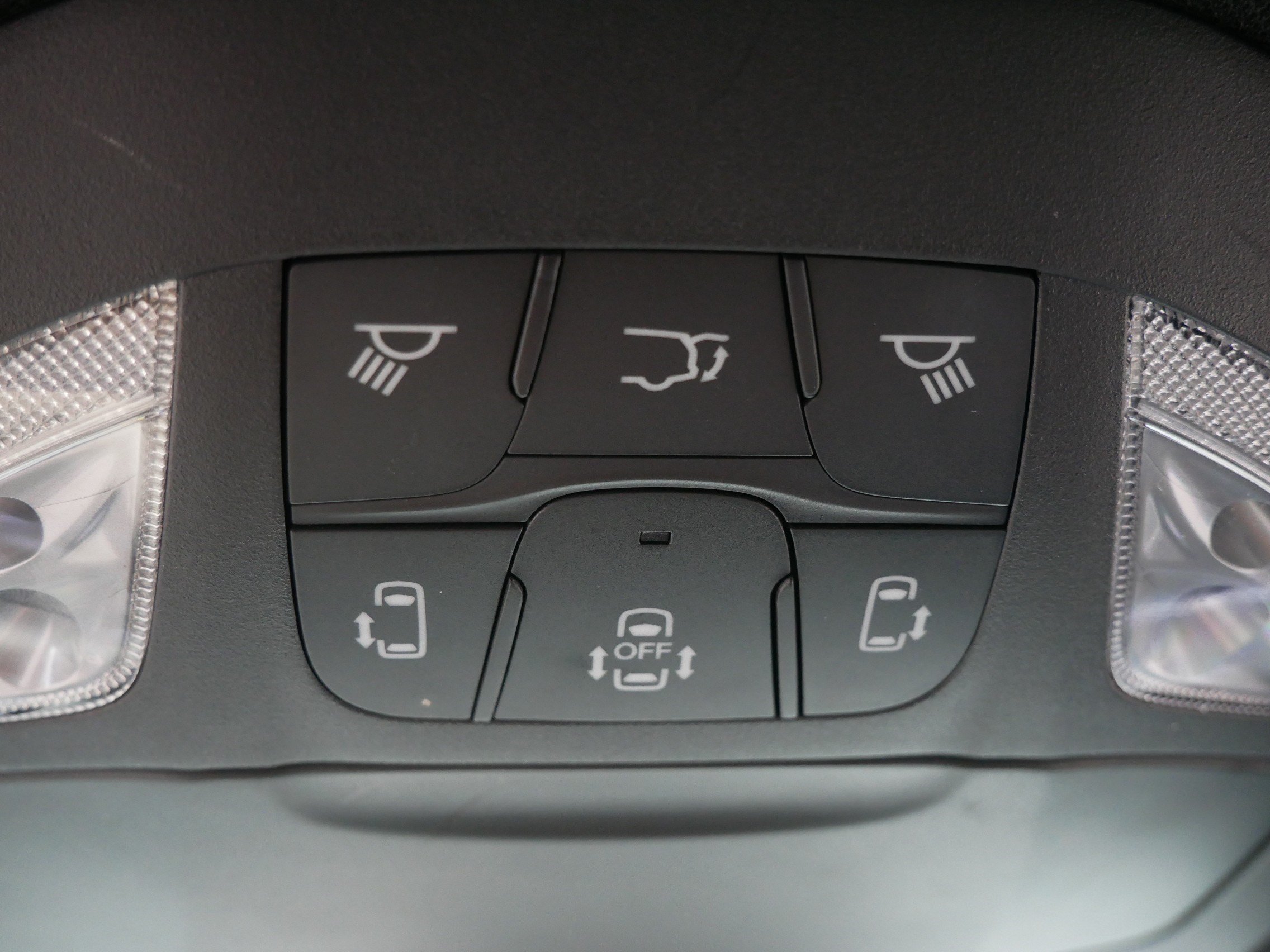 Used 2025 Chrysler Pacifica Select FWD image 32
