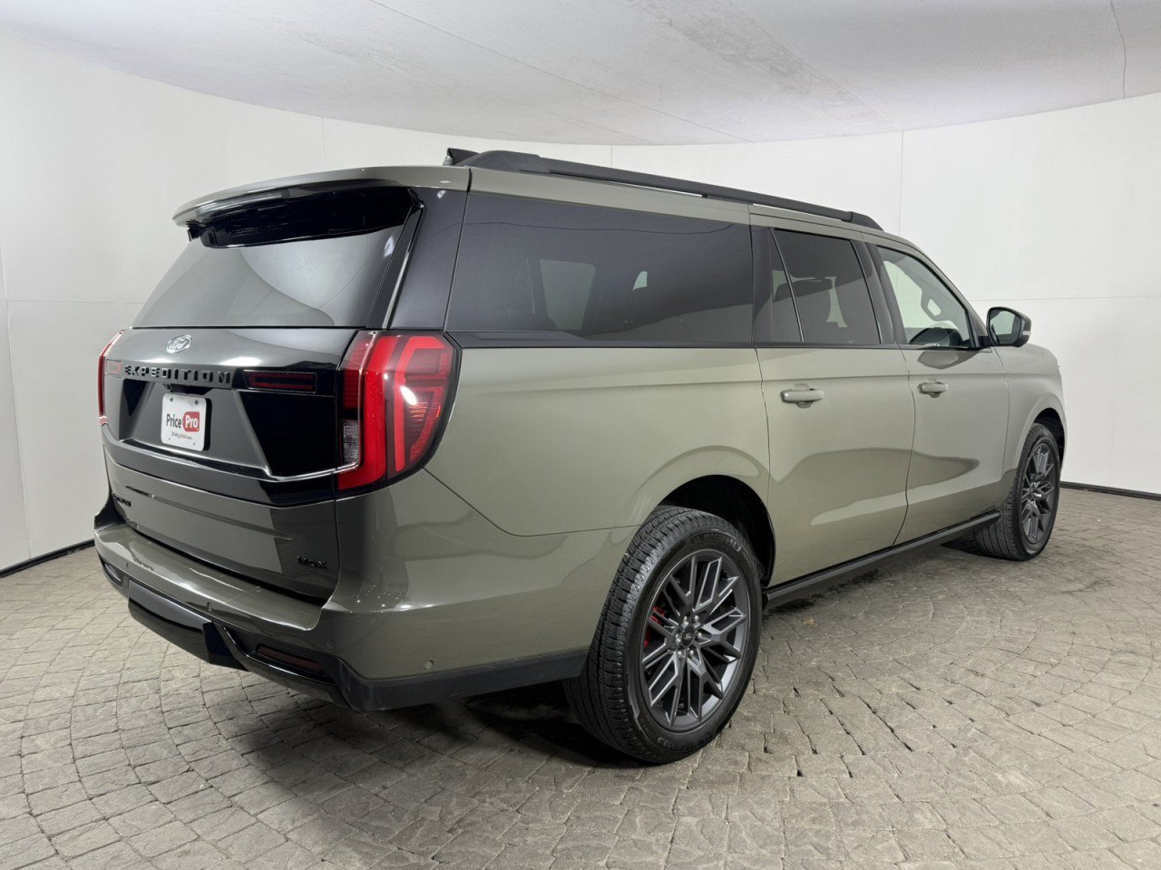 Certified 2025 Ford Expedition Max Platinum w/ Stealth Performance Package image 4