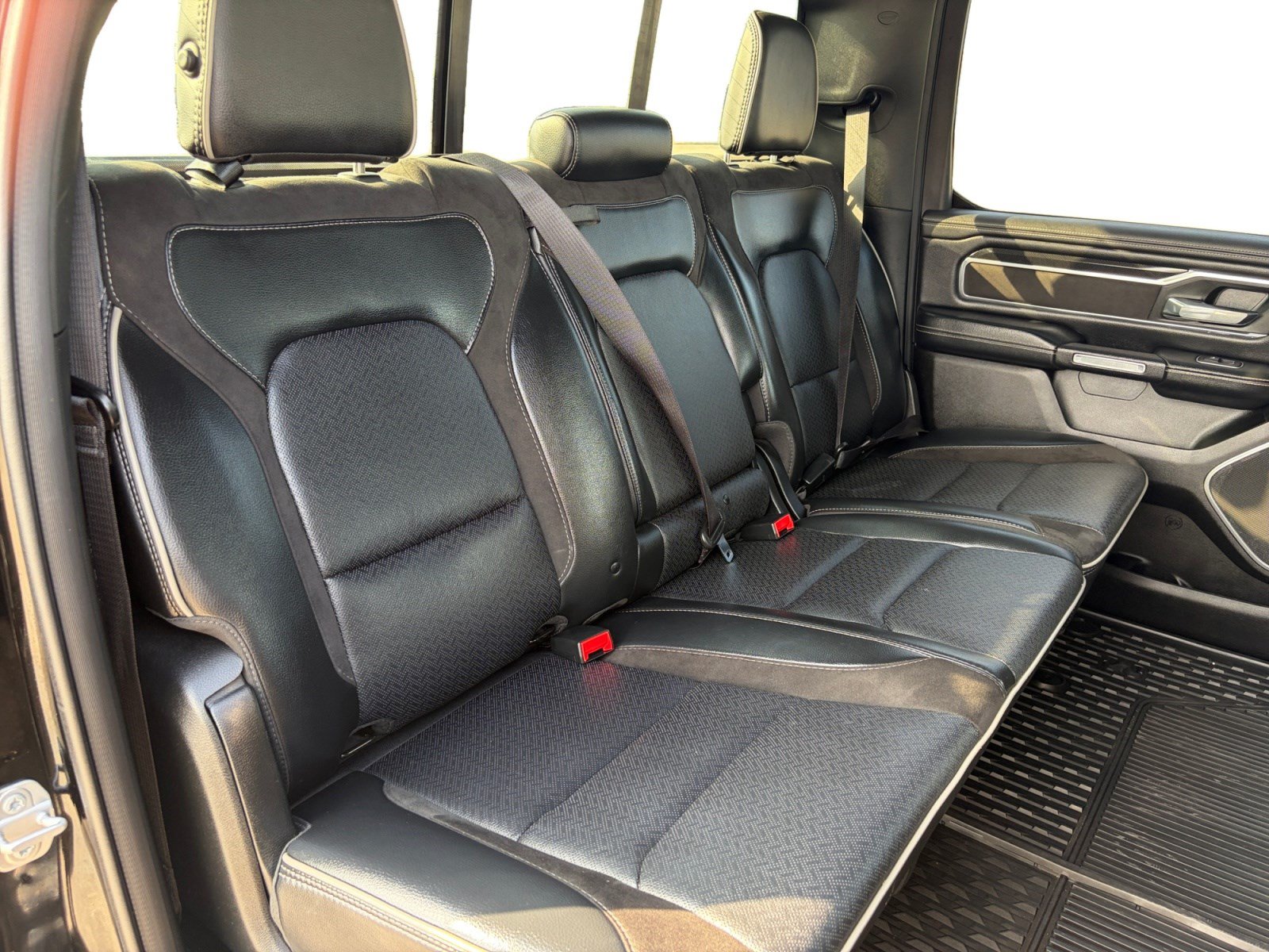 Used 2022 RAM 1500 Laramie AWD/4WD image 22