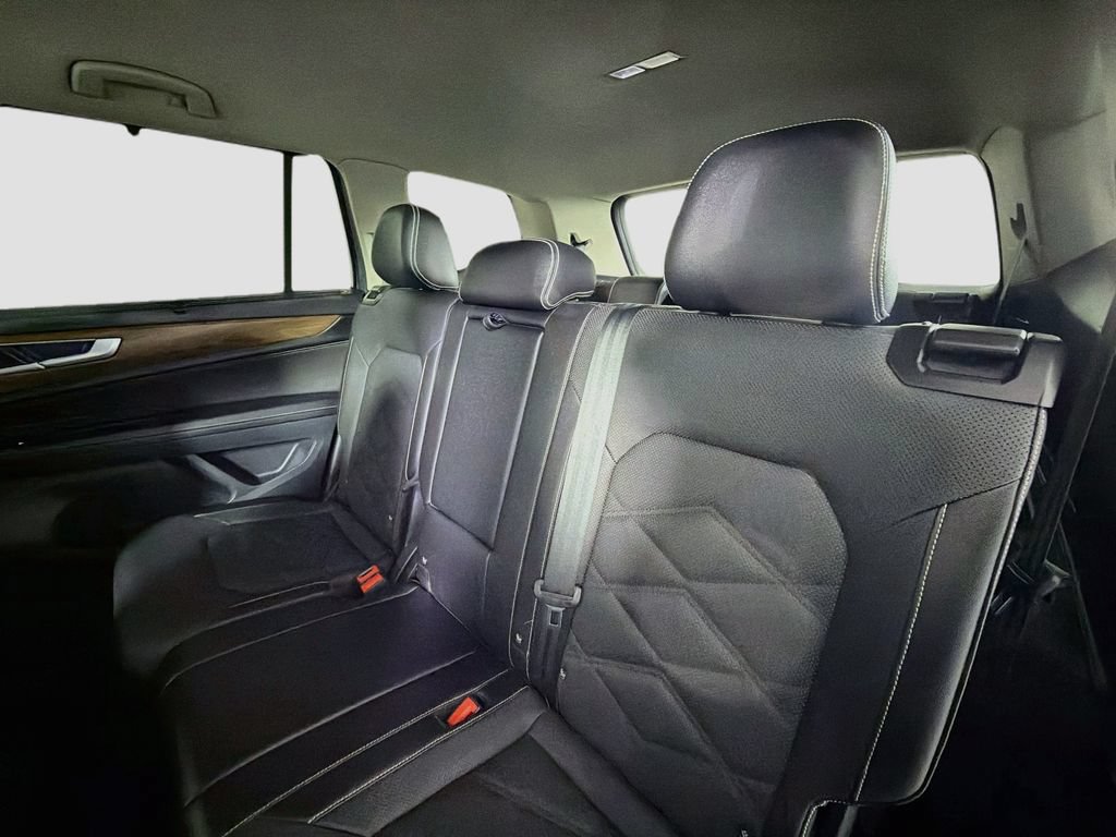 Used 2025 Volkswagen Atlas SE AWD/4WD image 23