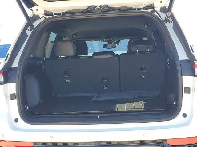 Used 2023 Jeep Grand Cherokee Altitude image 13