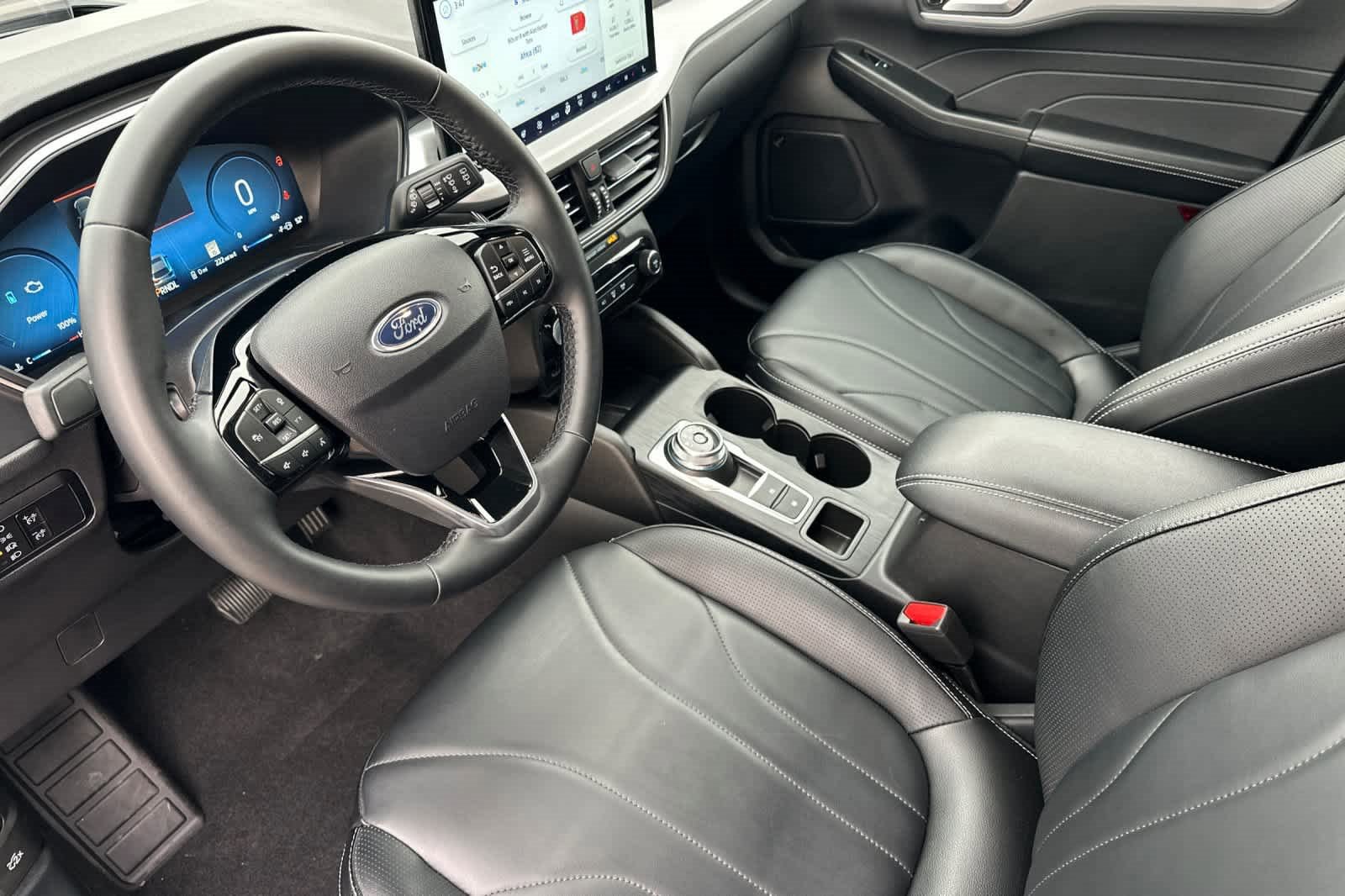 Certified 2025 Ford Escape SE w/ PHEV Premium Package image 11