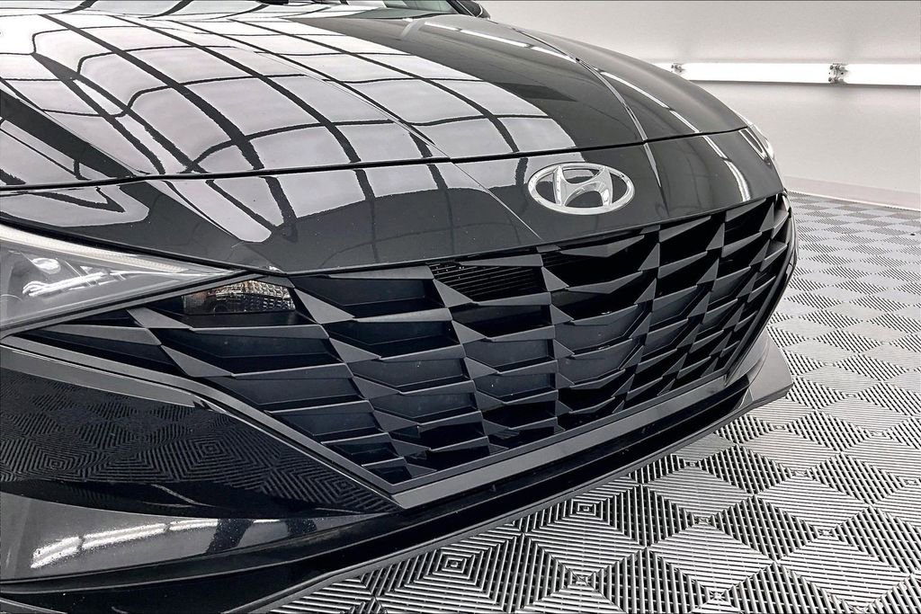 Used 2022 Hyundai Elantra SEL FWD image 28