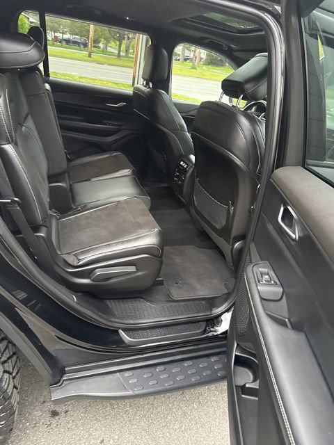 Used 2023 Jeep Grand Cherokee L Laredo AWD/4WD image 14