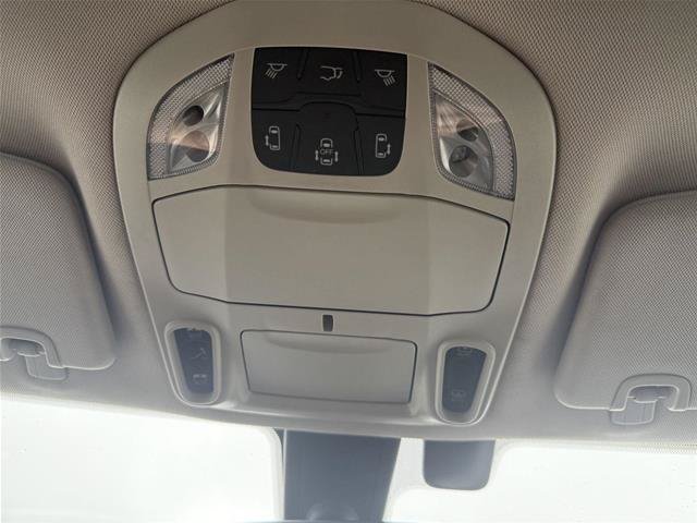 Used 2017 Chrysler Pacifica Limited FWD image 33