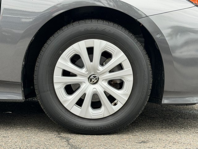 Used 2022 Toyota Prius LE FWD image 25