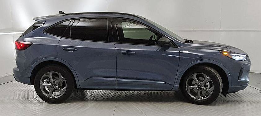 Certified 2023 Ford Escape ST-Line w/ Equipment Group 301A image 5