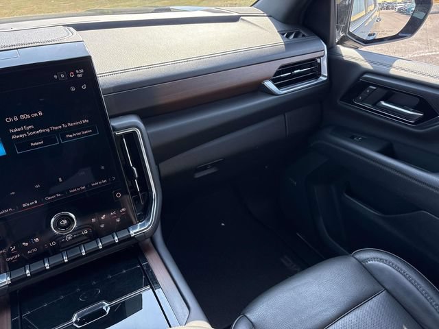 Used 2025 GMC Yukon Denali AWD/4WD image 15