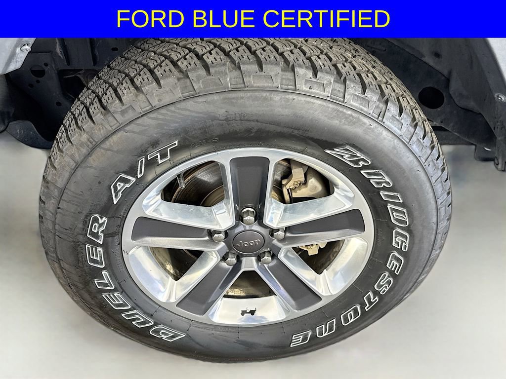 Used 2018 Jeep Wrangler Unlimited Sahara w/ Cold Weather Group image 30