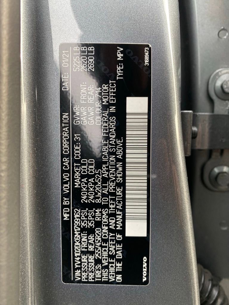 Used 2021 Volvo XC60 T5 Momentum w/ Protection Package Premier image 16