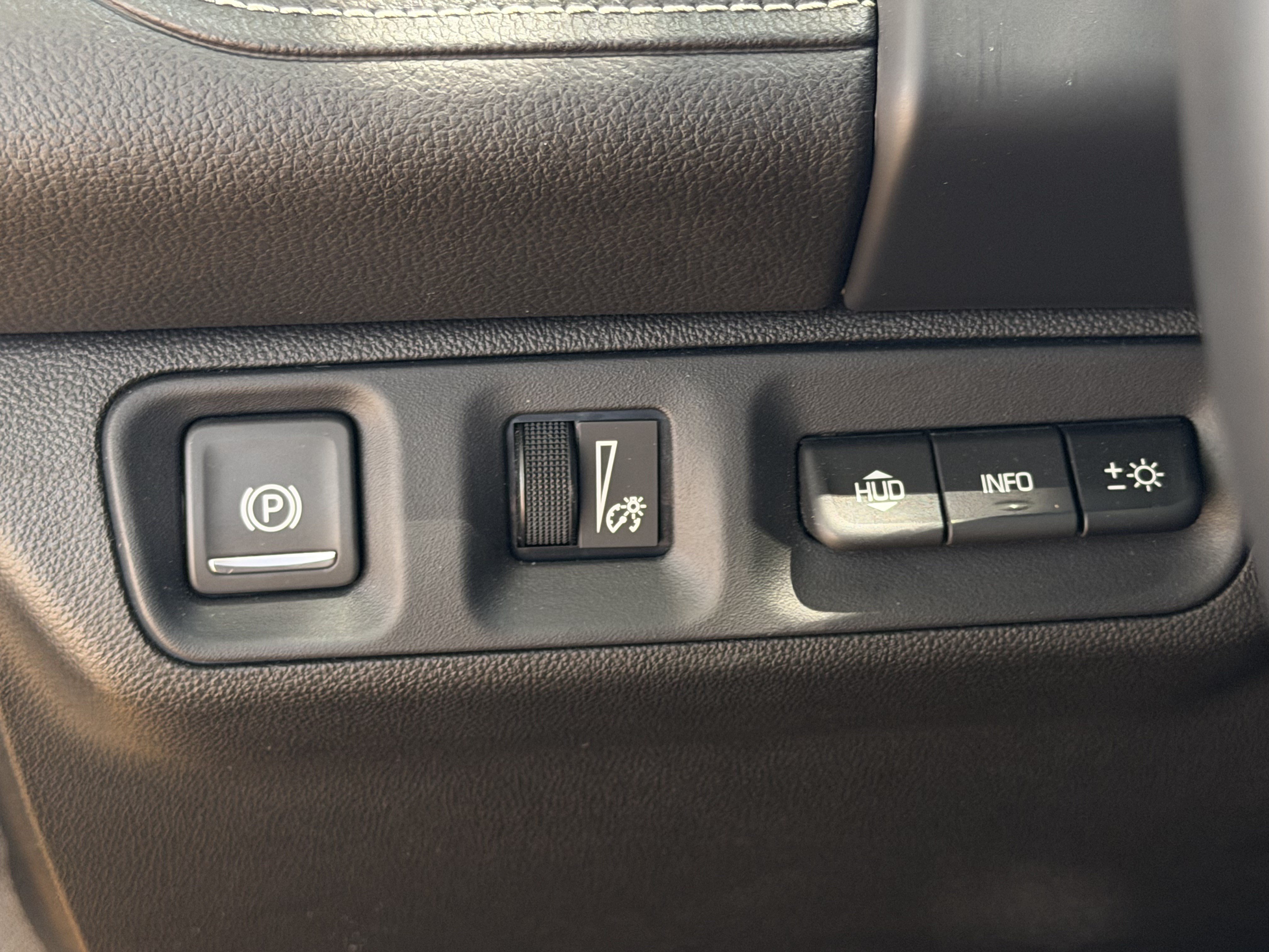 Used 2023 GMC Acadia SLT w/ Elevation Edition FWD image 22
