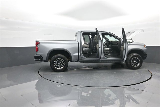 Used 2023 Chevrolet Silverado 1500 ZR2 image 33