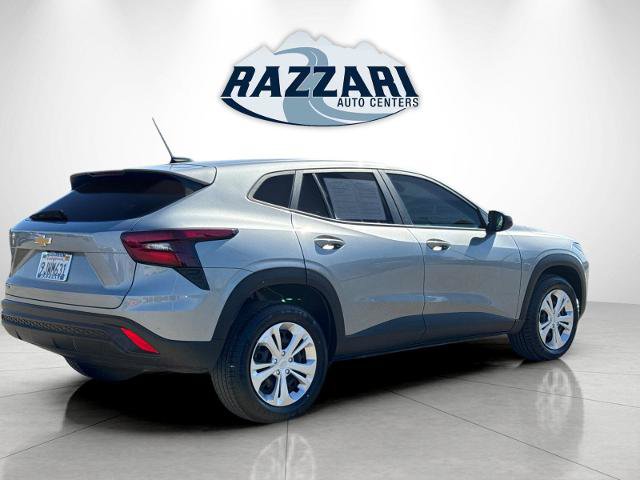 Used 2024 Chevrolet Trax LS w/ Driver Confidence Package FWD image 3