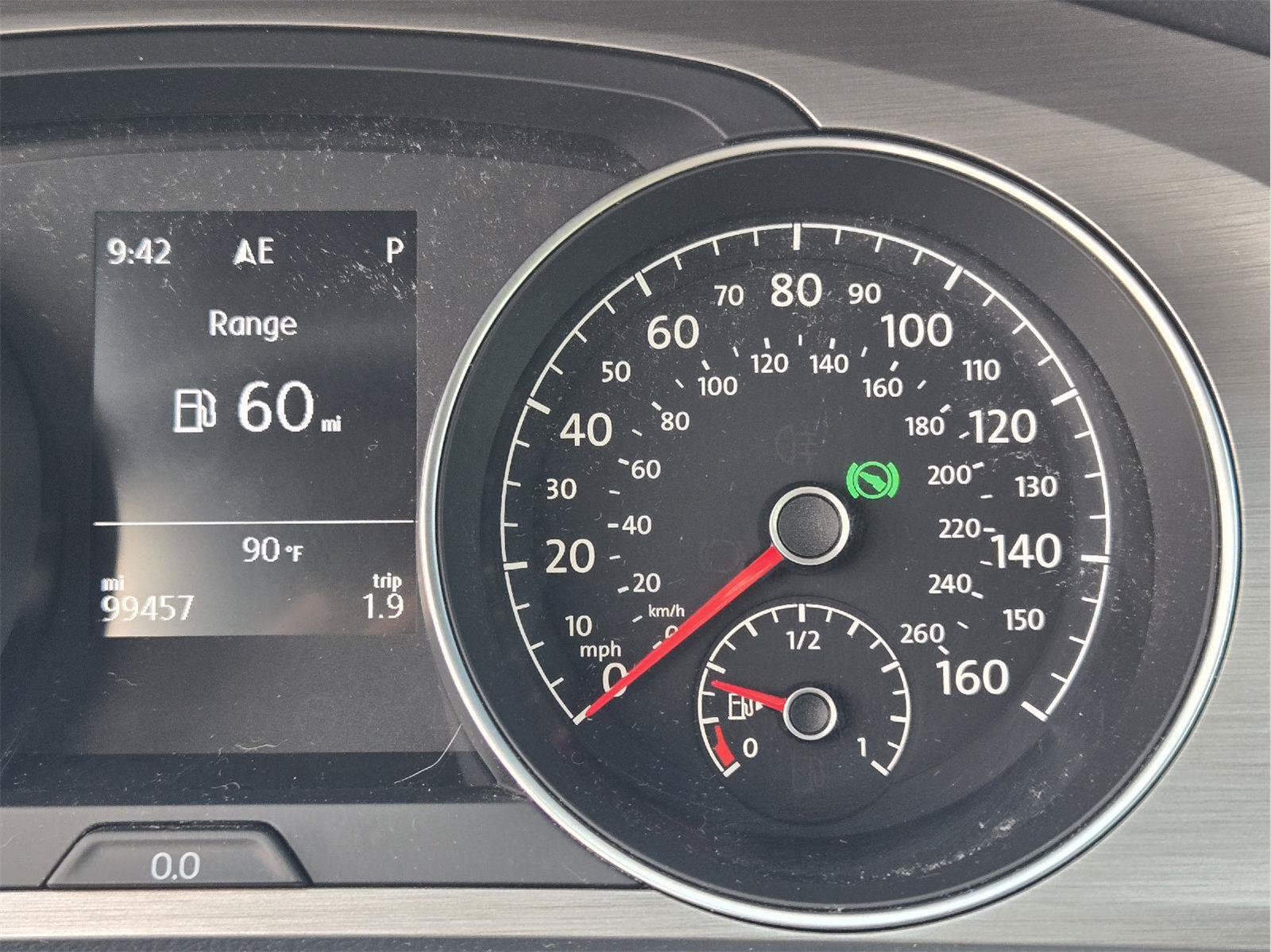 Used 2017 Volkswagen Golf SE FWD image 14