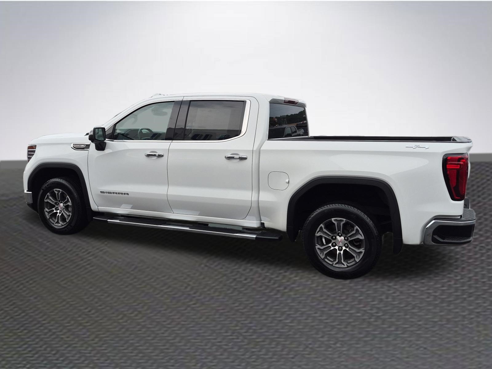 Used 2023 GMC Sierra 1500 SLT w/ SLT Convenience Package AWD/4WD image 5