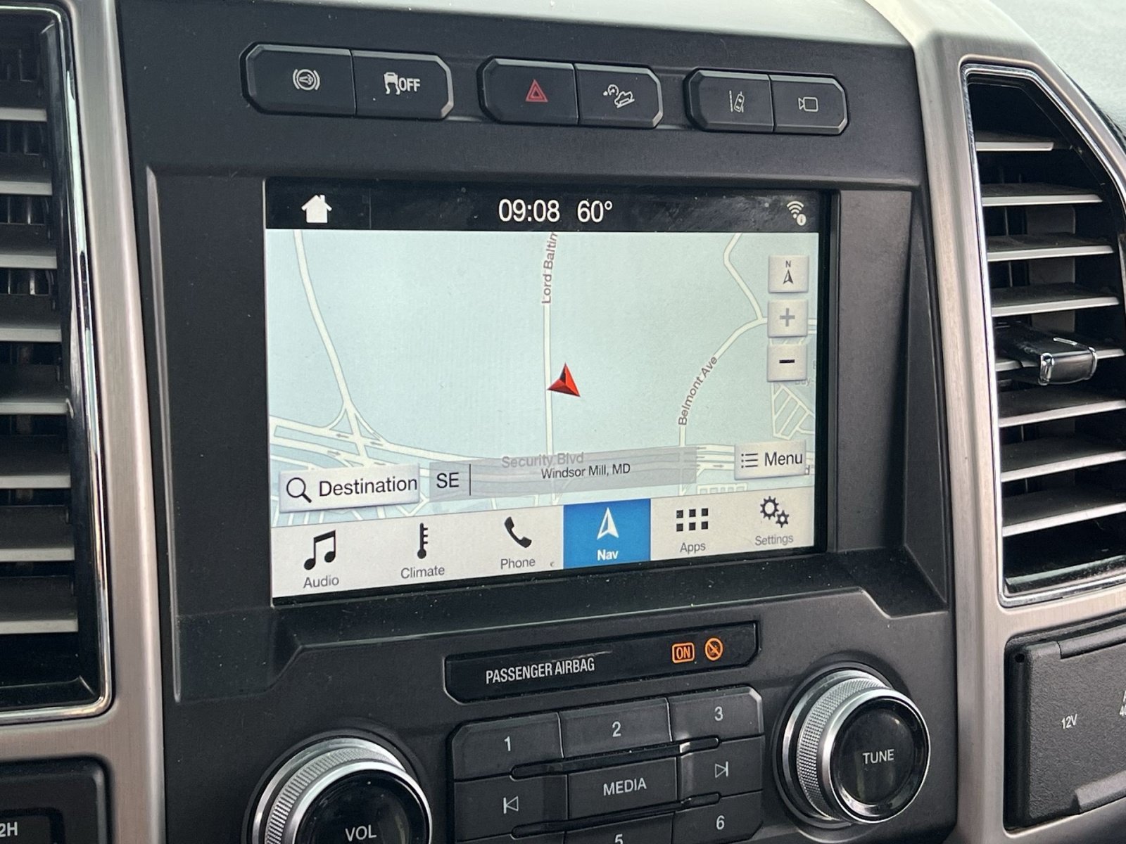 Certified 2019 Ford F450 Platinum w/ Platinum Ultimate Package AWD/4WD image 28