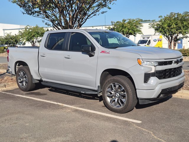 Used 2024 Chevrolet Silverado 1500 RST w/ Convenience Package II AWD/4WD image 2