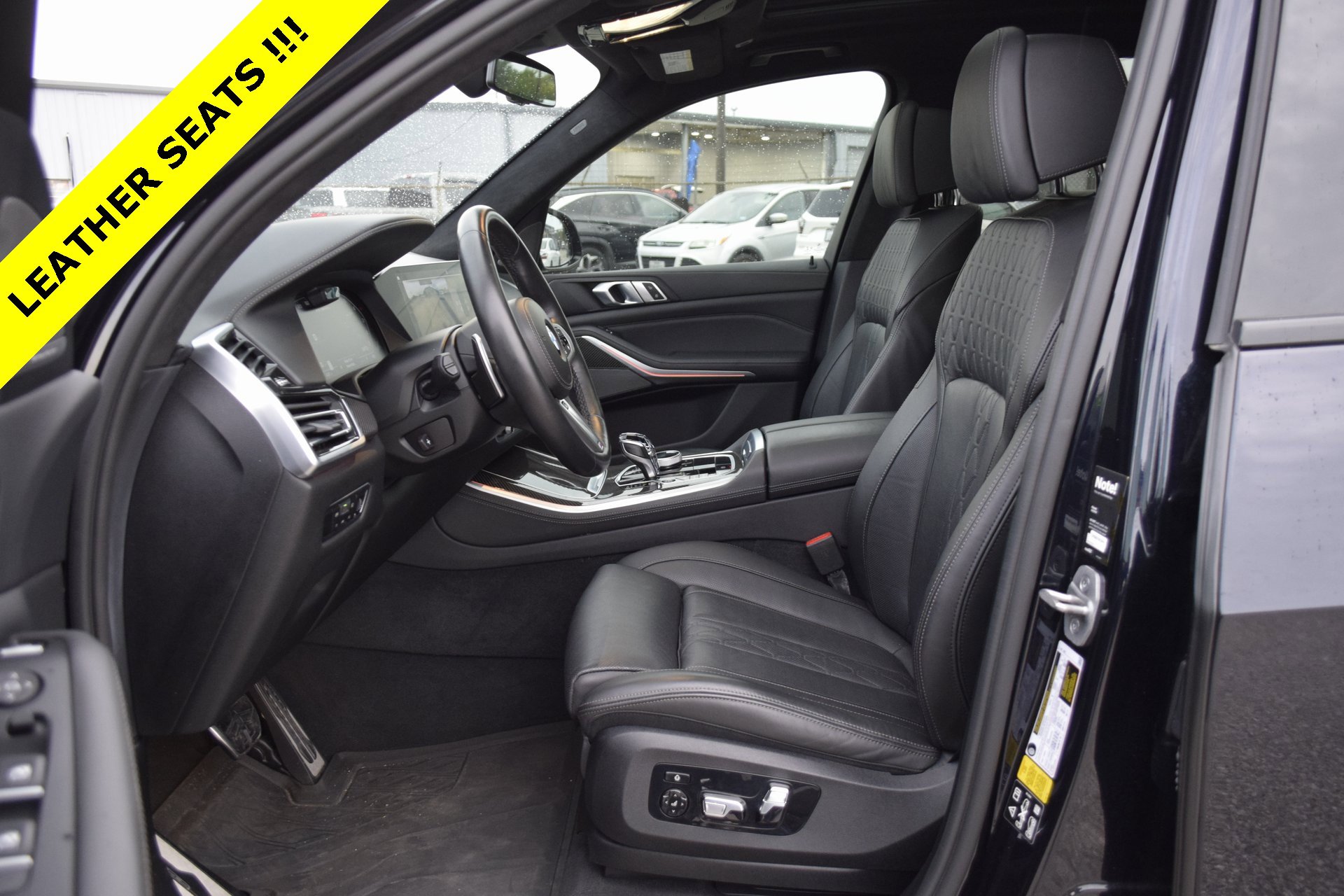 Used 2022 BMW X5 M50i w/ Executive Package image 3