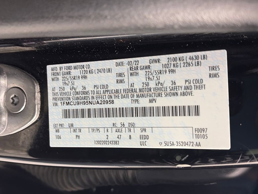 Certified 2022 Ford Escape SEL w/ SEL Stealth AWD Package image 9