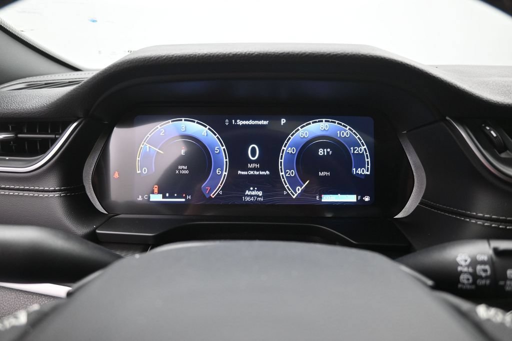 Used 2025 Jeep Grand Cherokee Altitude RWD image 6