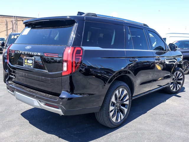 Certified 2025 Ford Expedition Platinum w/ Driver's Package AWD/4WD image 6