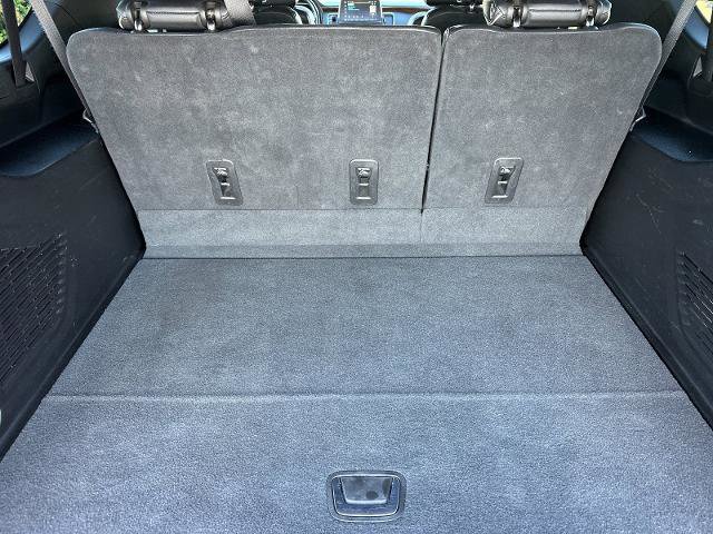 Used 2023 Chevrolet Suburban Premier image 15