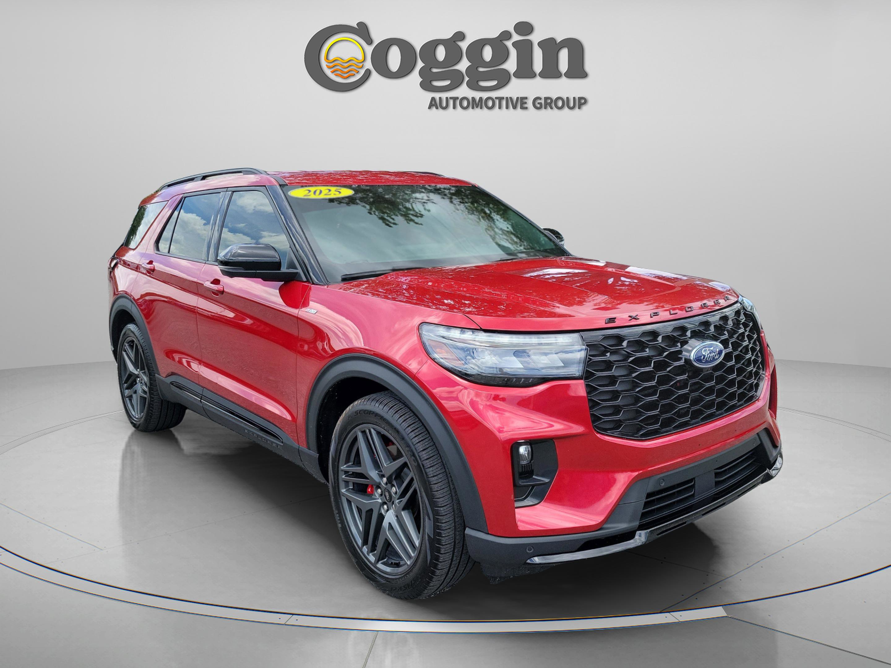 Certified 2025 Ford Explorer ST-Line w/ Premium Package RWD image 4