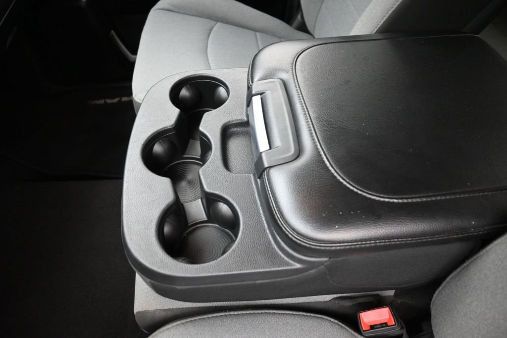 Used 2024 RAM 1500 Classic SLT AWD/4WD image 17