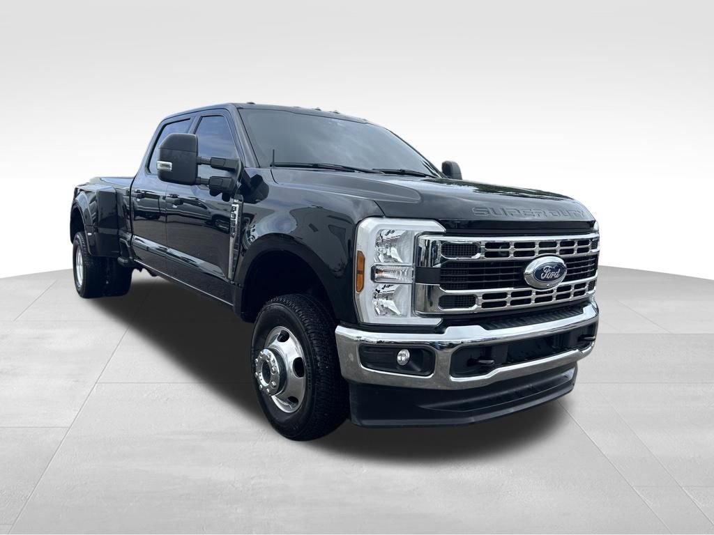 Certified 2024 Ford F350 XLT w/ 360-Degree Camera Package AWD/4WD image 2