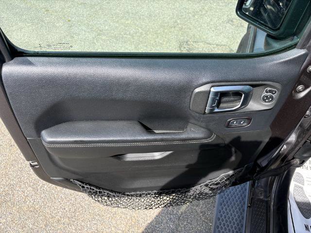 Used 2018 Jeep Wrangler Unlimited Sahara w/ Dual Top Group image 11