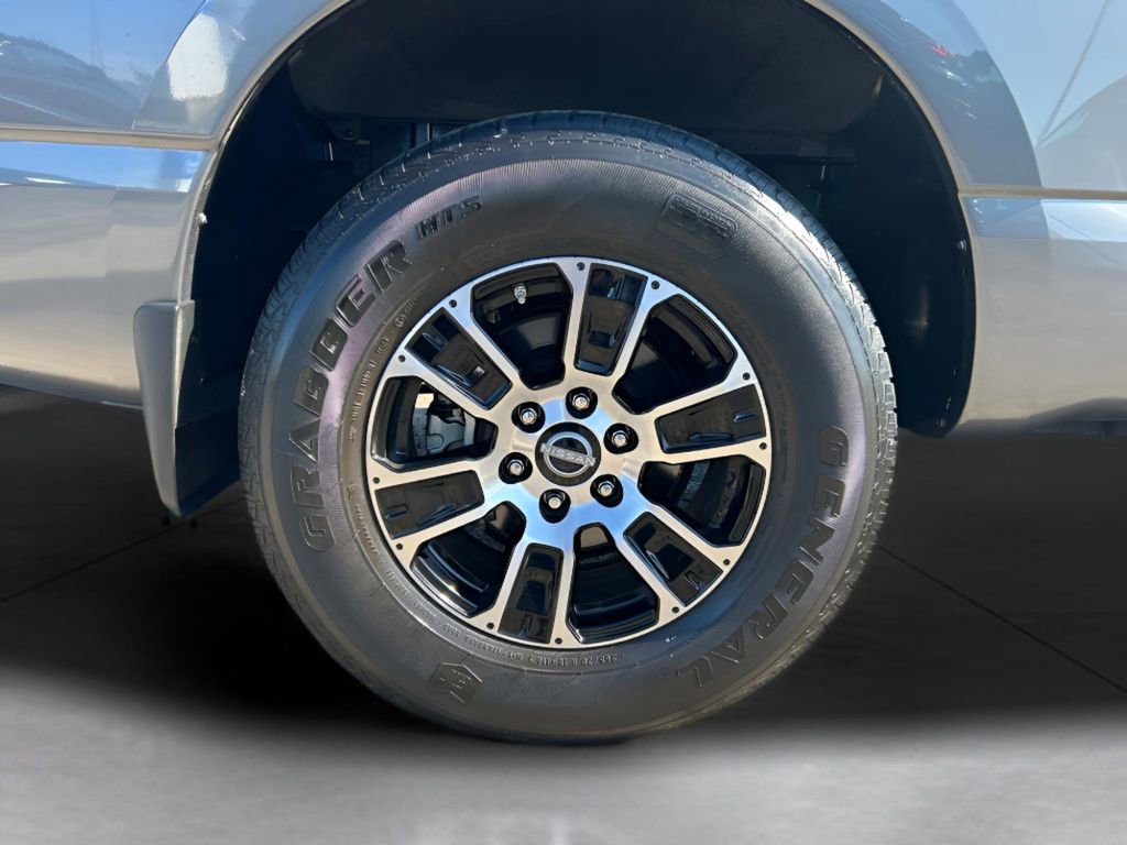 Used 2023 Nissan Titan SV w/ SV Convenience Package image 21