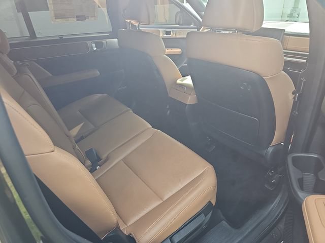 Used 2025 Hyundai Santa Fe Limited AWD/4WD image 11