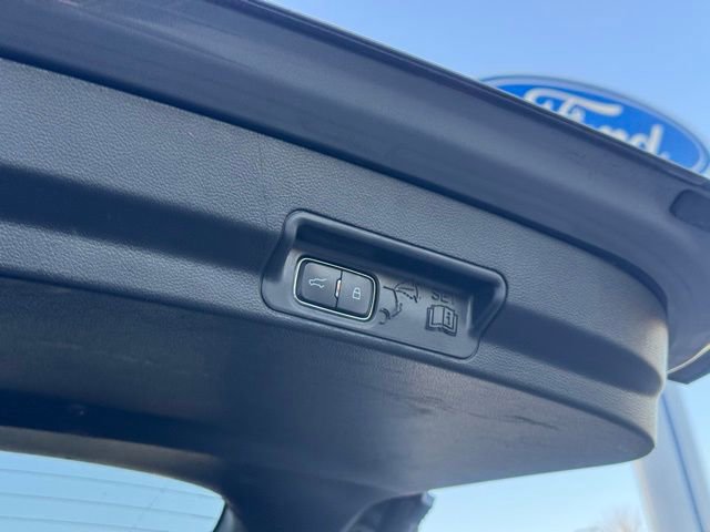 Certified 2022 Ford Explorer XLT w/ Equipment Group 202A AWD/4WD image 42