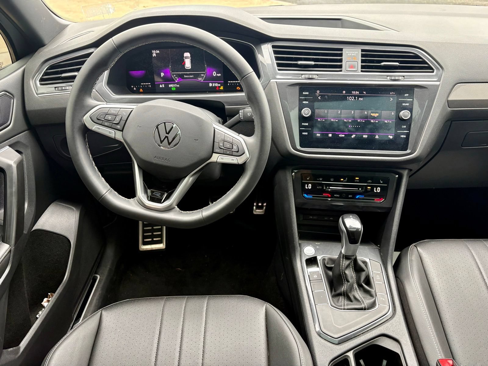 Used 2023 Volkswagen Tiguan SE R-Line FWD image 12