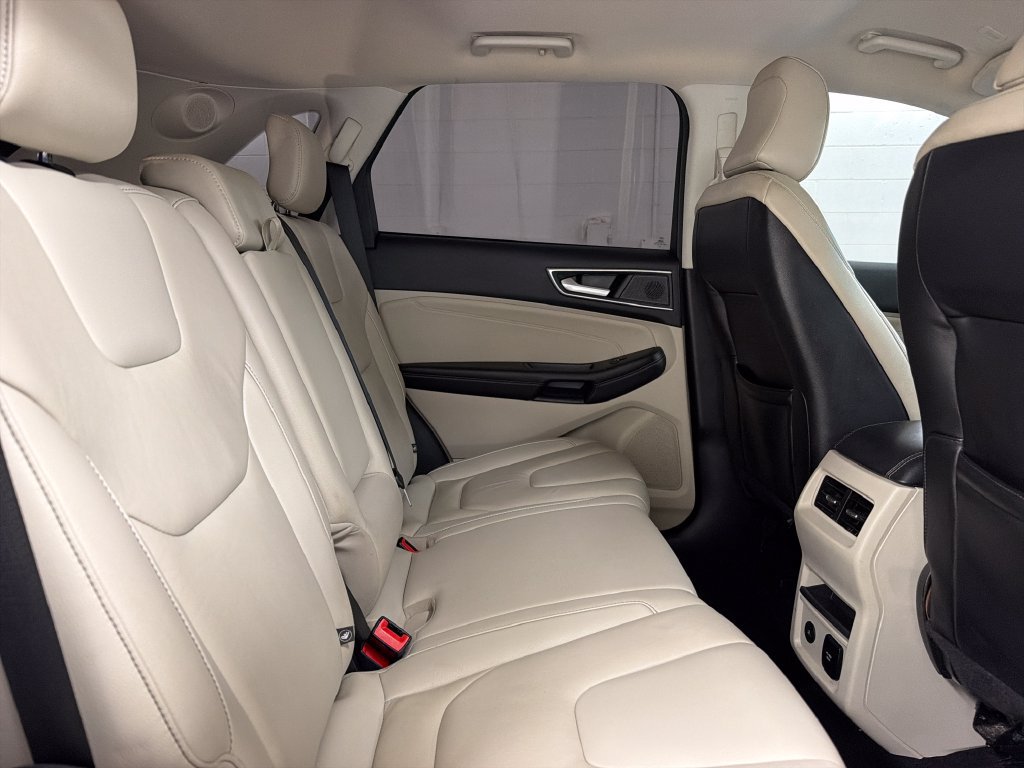 Certified 2022 Ford Edge Titanium AWD/4WD image 31