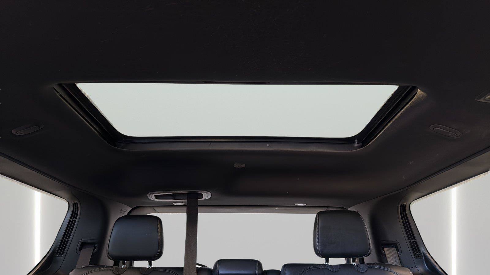 Used 2023 Jeep Wagoneer Series II w/ Premium Group I AWD/4WD image 32
