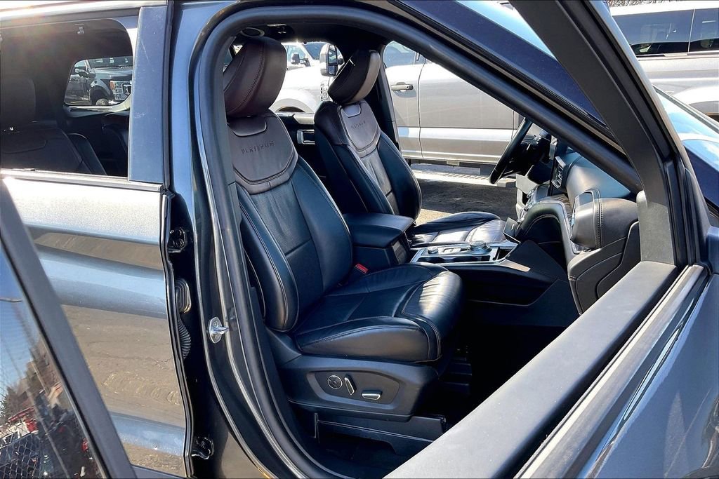 Certified 2020 Ford Explorer Platinum w/ Premium Technology Package image 6