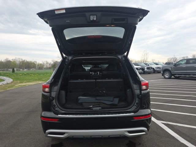 Used 2022 Mitsubishi Outlander SE AWD/4WD image 11