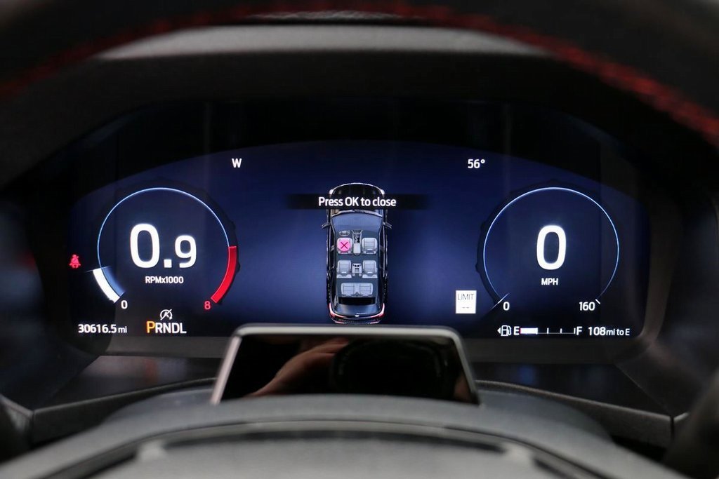 Certified 2025 Ford Explorer ST-Line image 16