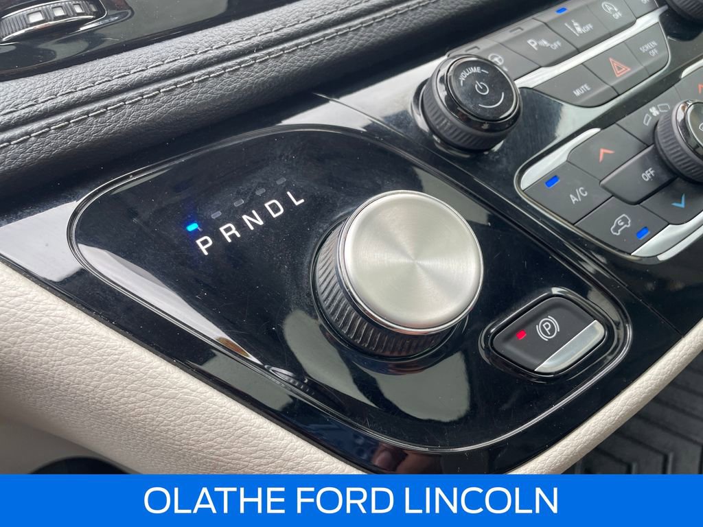 Used 2020 Chrysler Pacifica Limited FWD image 11