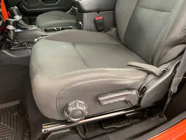 Used 2020 Jeep Wrangler Sport AWD/4WD image 10