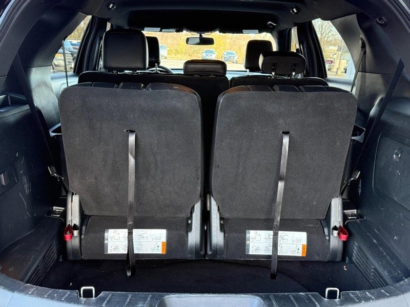 Certified 2019 Ford Explorer XLT w/ Equipment Group 202A image 7