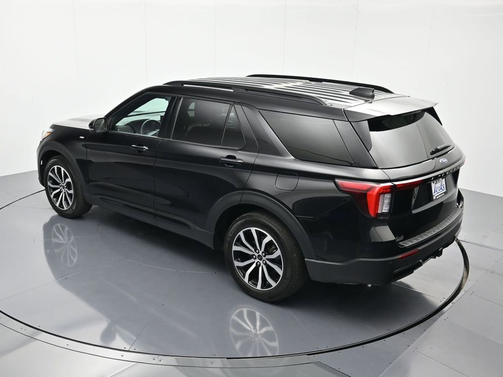Certified 2025 Ford Explorer ST-Line w/ Premium Package RWD image 35
