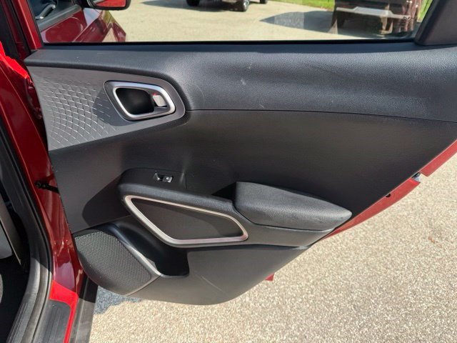 Used 2024 Kia Soul LX w/ LX Technology Package FWD image 29