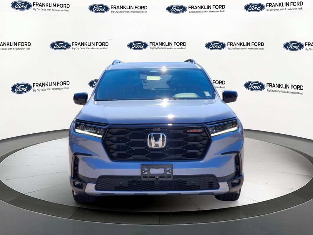 Used 2025 Honda Pilot TrailSport image 8