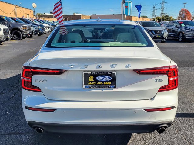 Used 2021 Volvo S60 T5 Momentum image 4