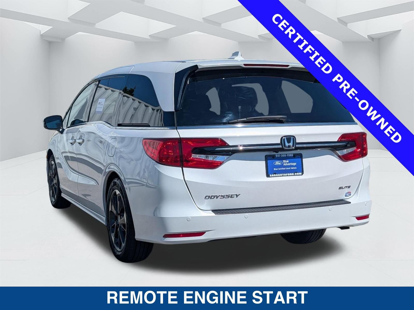 Used 2023 Honda Odyssey Elite image 2