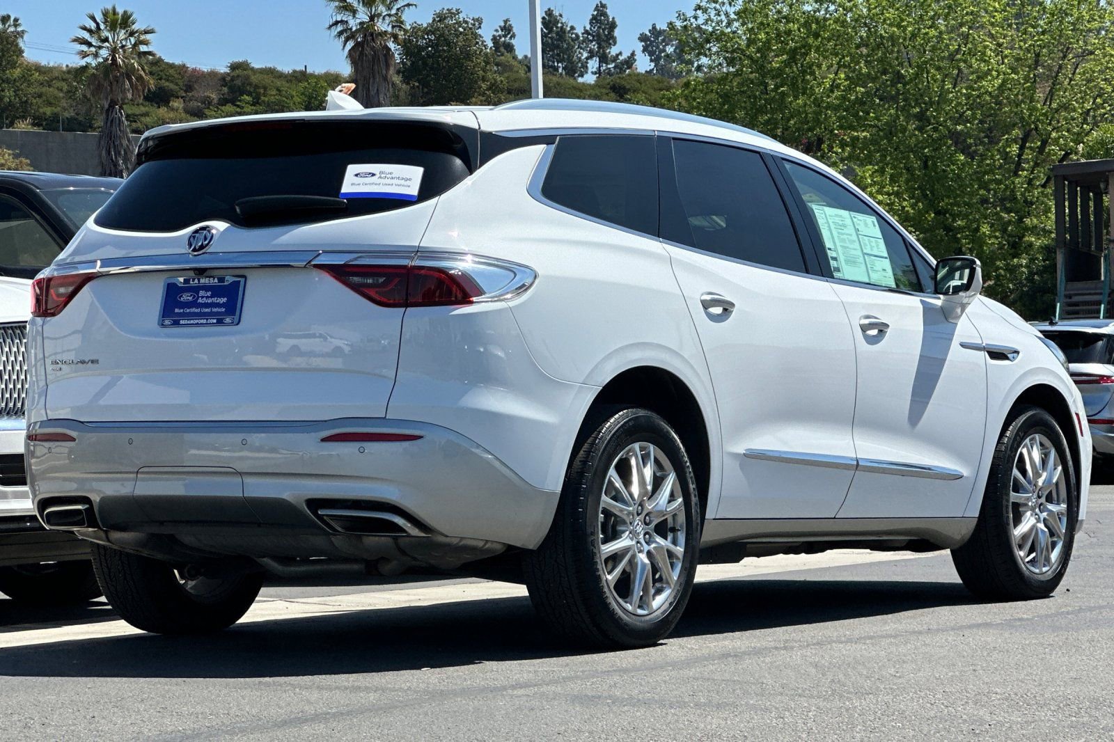 Used 2023 Buick Enclave Essence w/ Experience Buick Package AWD/4WD image 3