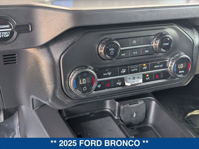 Certified 2025 Ford Bronco Outer Banks AWD/4WD image 17