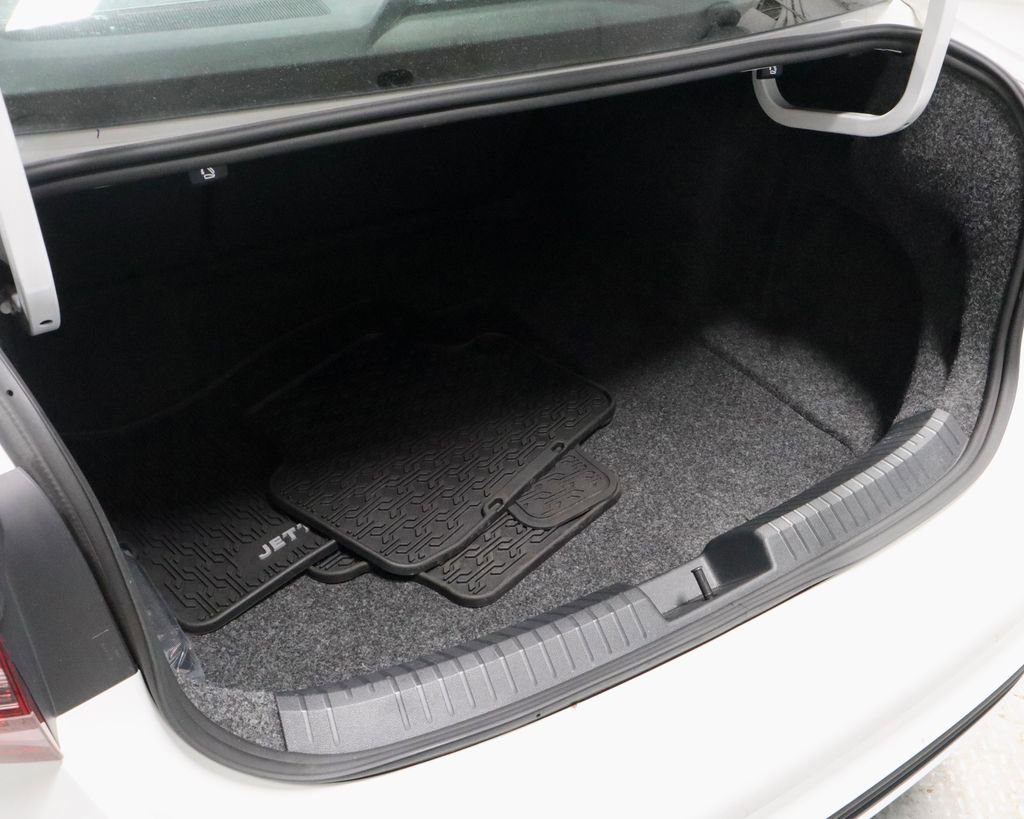 Used 2025 Volkswagen Jetta S FWD image 12